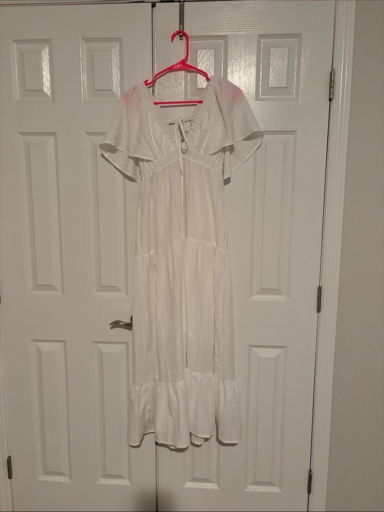 Pinkblush Dresses & Skirts - Pinkblush White Tiered Midi Dress with Flutter Sleeves